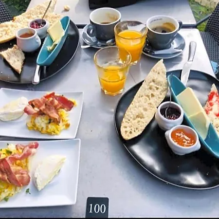 Frühstückspension Les De La Bourse 3*